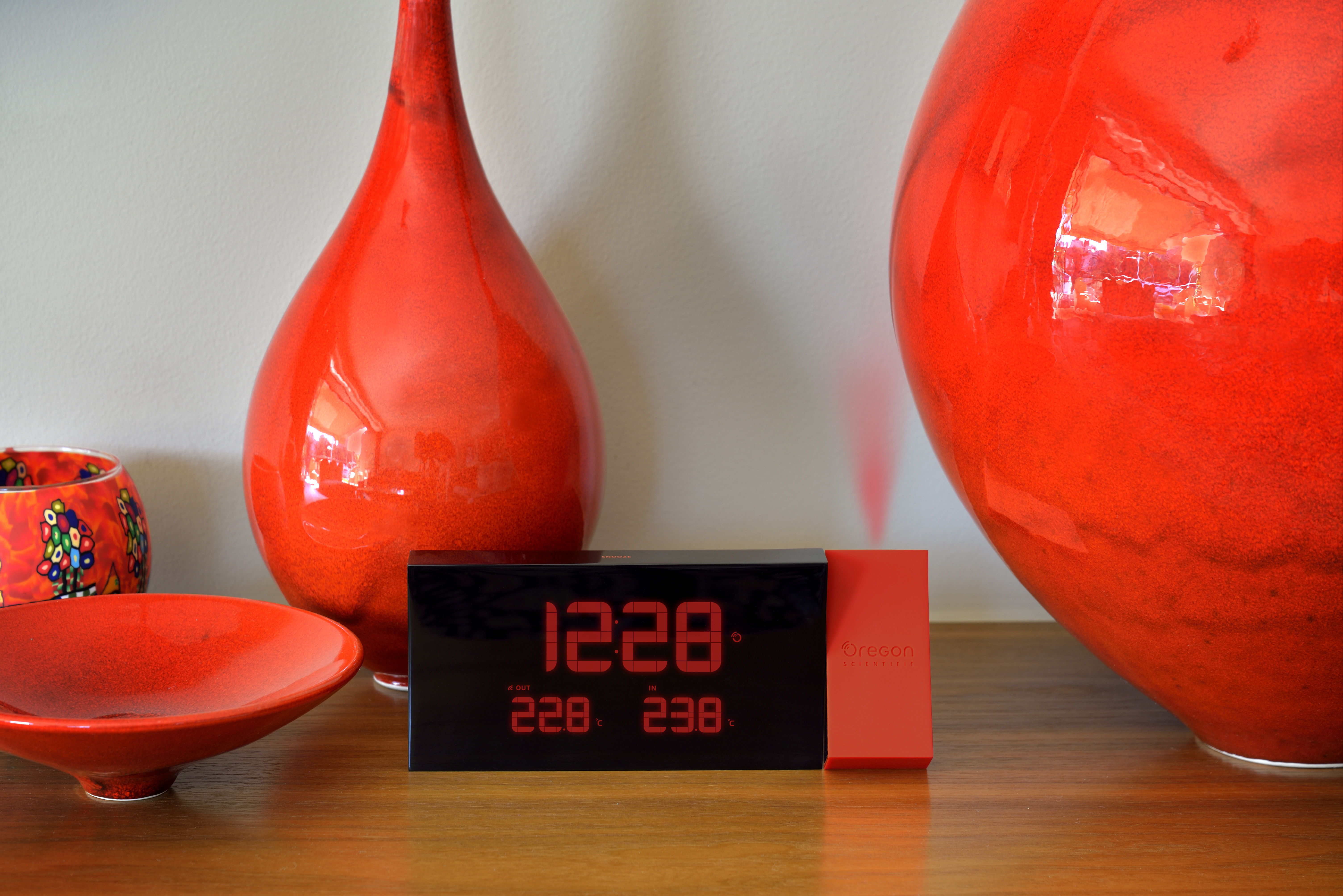 RMR221P_Red_lifestyle02.jpg